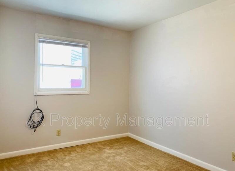 2027 Smelter Ave Ne #02 - Photo 7 of 17