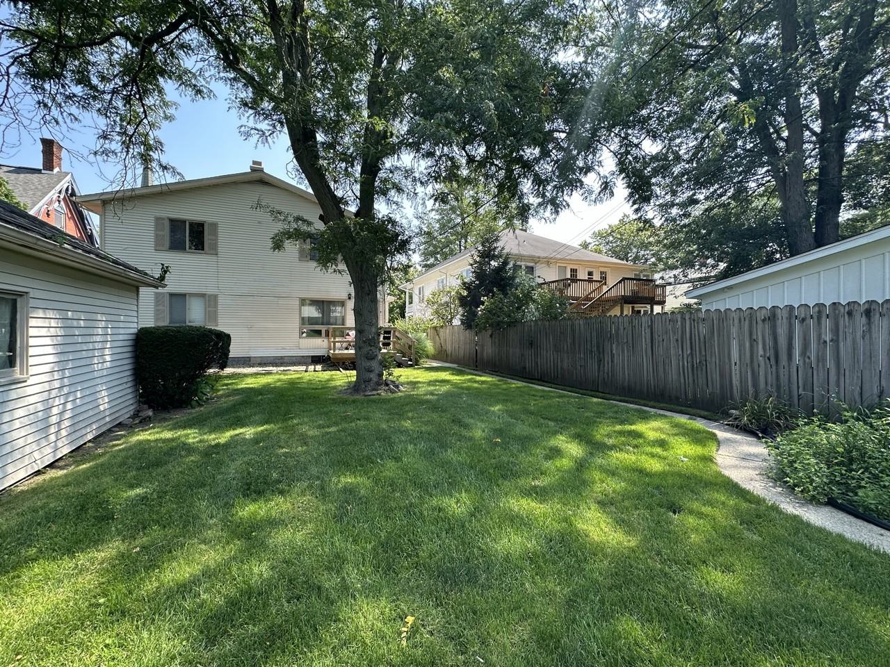 307 Washington St - Photo 2 of 14