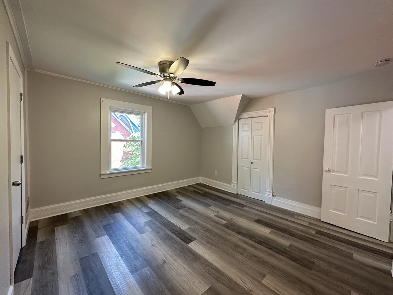 307 Washington St - Photo 3 of 14