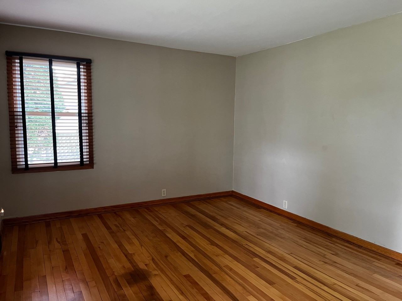 2101 N Erb St - Photo 2 of 21