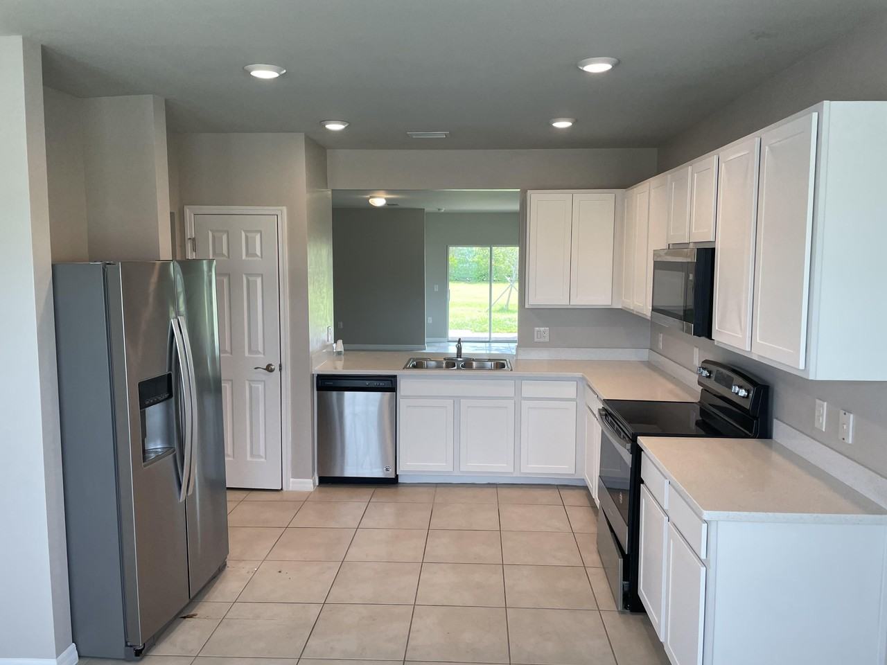 3187 Cozumel Ct - Photo 2 of 10