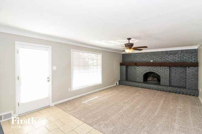 2723 Tangbourne Dr - Photo 2 of 15