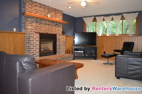 6476 Arthur St NE - Photo 2 of 15