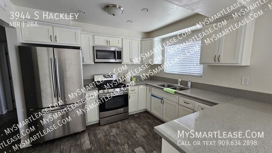 3944 S Hackley Ave - Photo 3 of 12