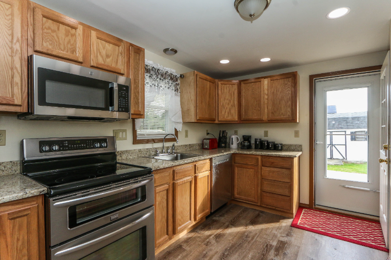 63 Van Ness St - Photo 2 of 20