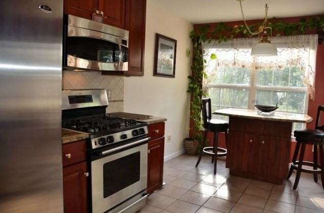 908 Lexington Blvd #908 - Photo 2 of 23