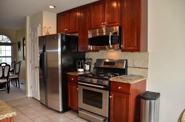 908 Lexington Blvd #908 - Photo 3 of 23