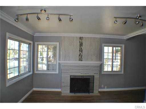 2101 S Sycamore St - Photo 3 of 16