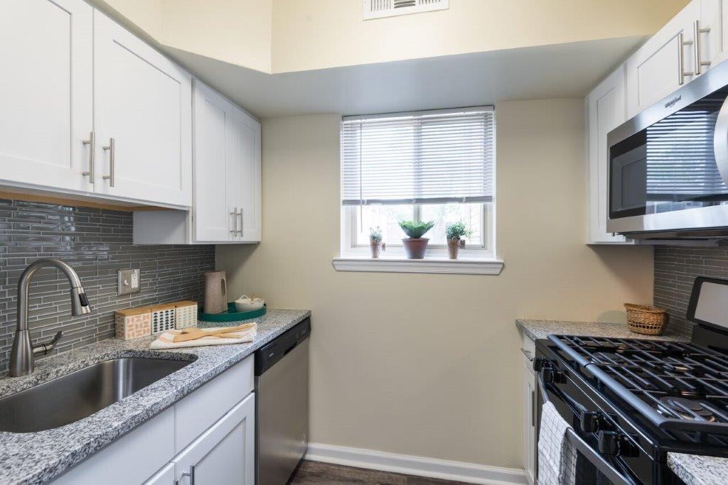 Glen Mar Apartment Homes - Photo 3 of 22