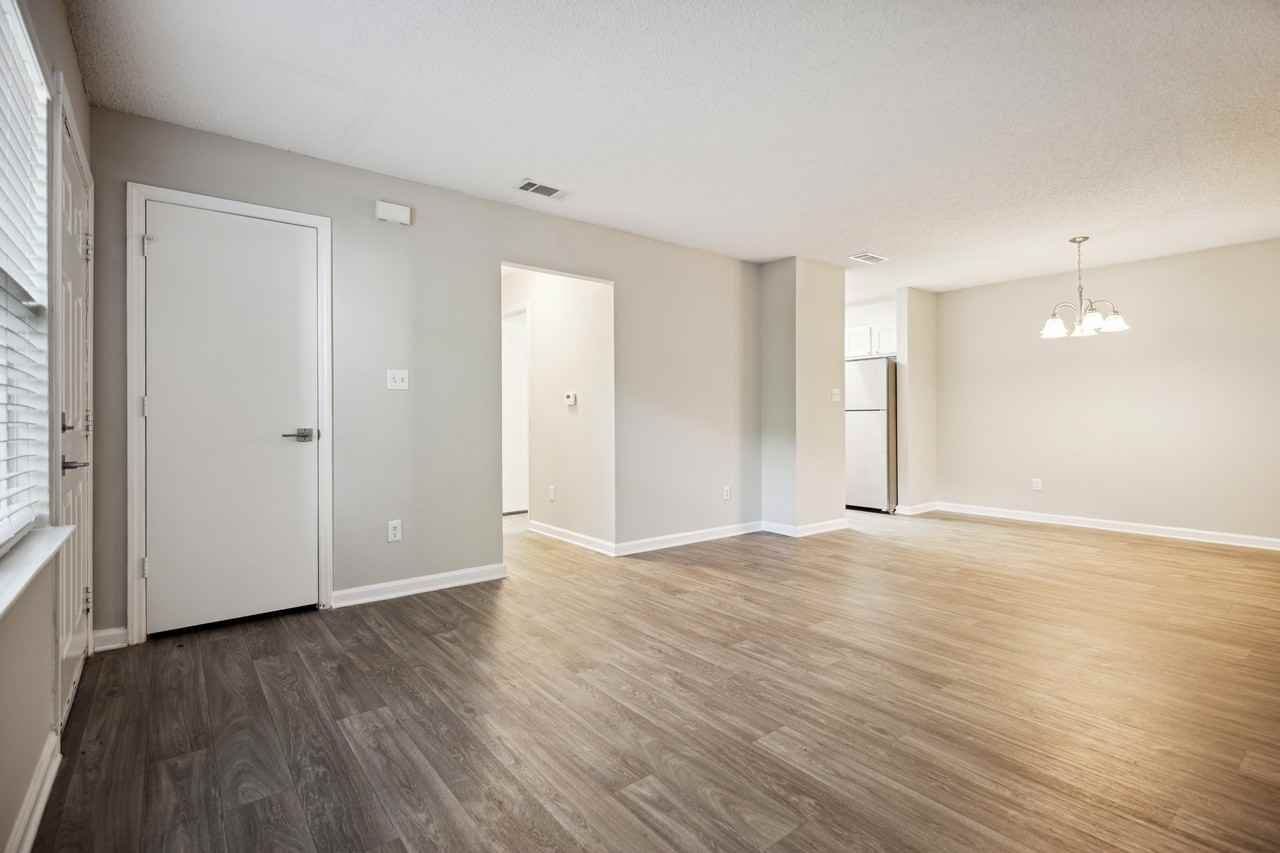 Laurens Way - Photo 3 of 28