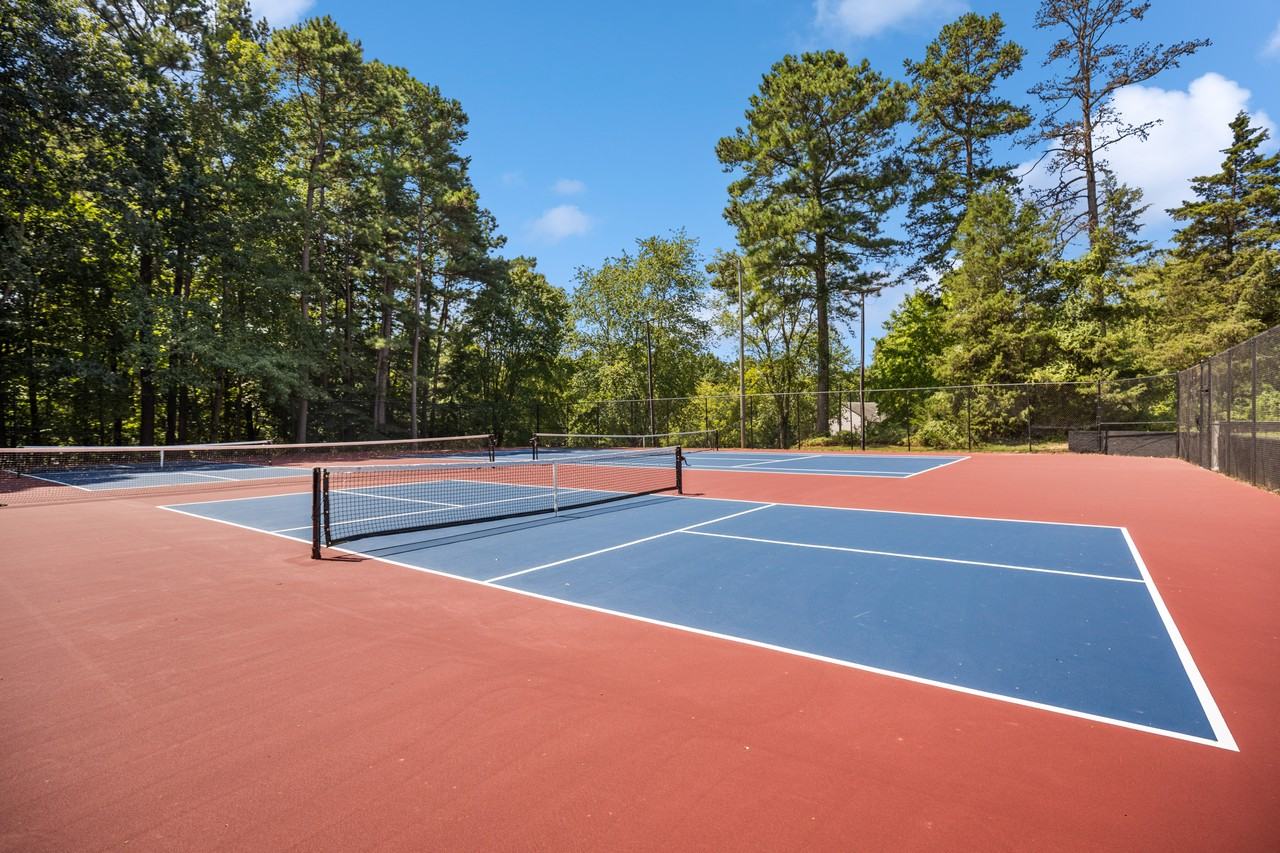 Lynnwood Park - Photo 2 of 29