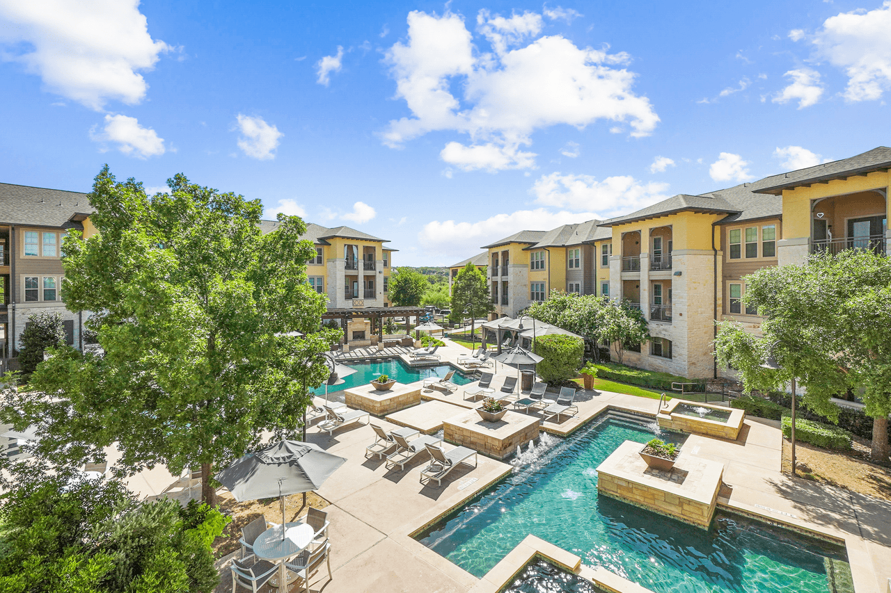 Apartments Near UTHSCSA Grand at The Dominion Apartments for The University of Texas Health Science Center at San Antonio Students in San Antonio, TX