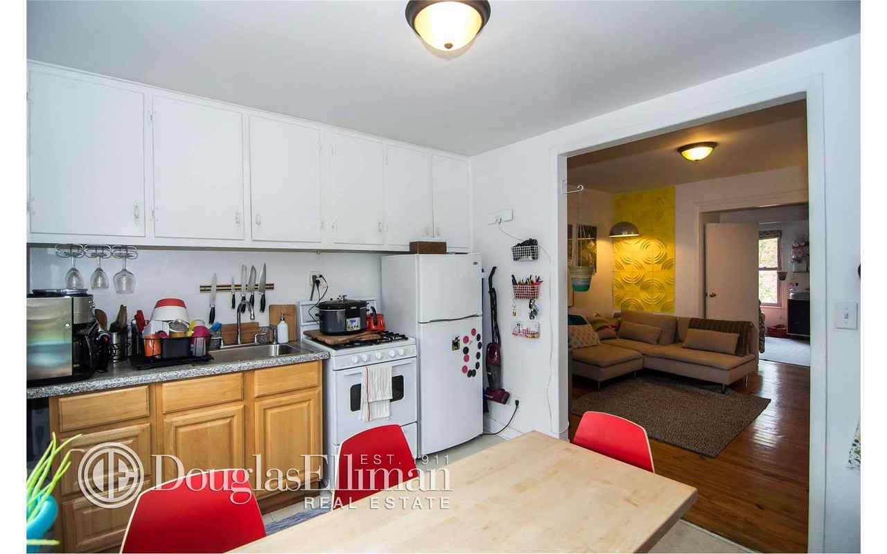 207 Court St #2 - Photo 2 of 8