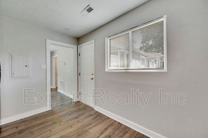 1061 57th St W #1 - Photo 4 of 29