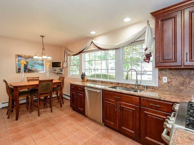 25 Lynwood Dr - Photo 3 of 12