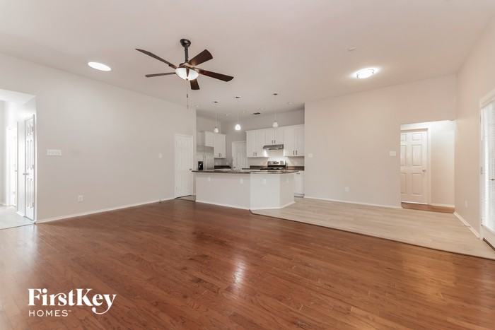 2825 Laurel Oak Dr - Photo 3 of 16