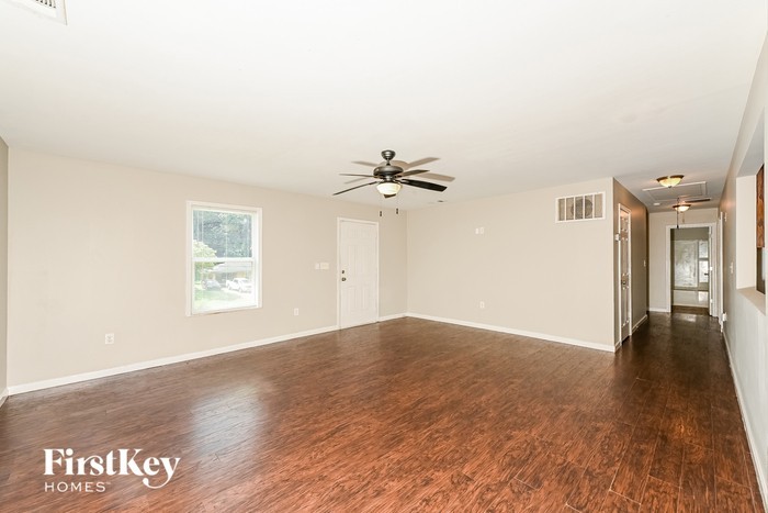1808 Arkose Dr Se - Photo 2 of 16