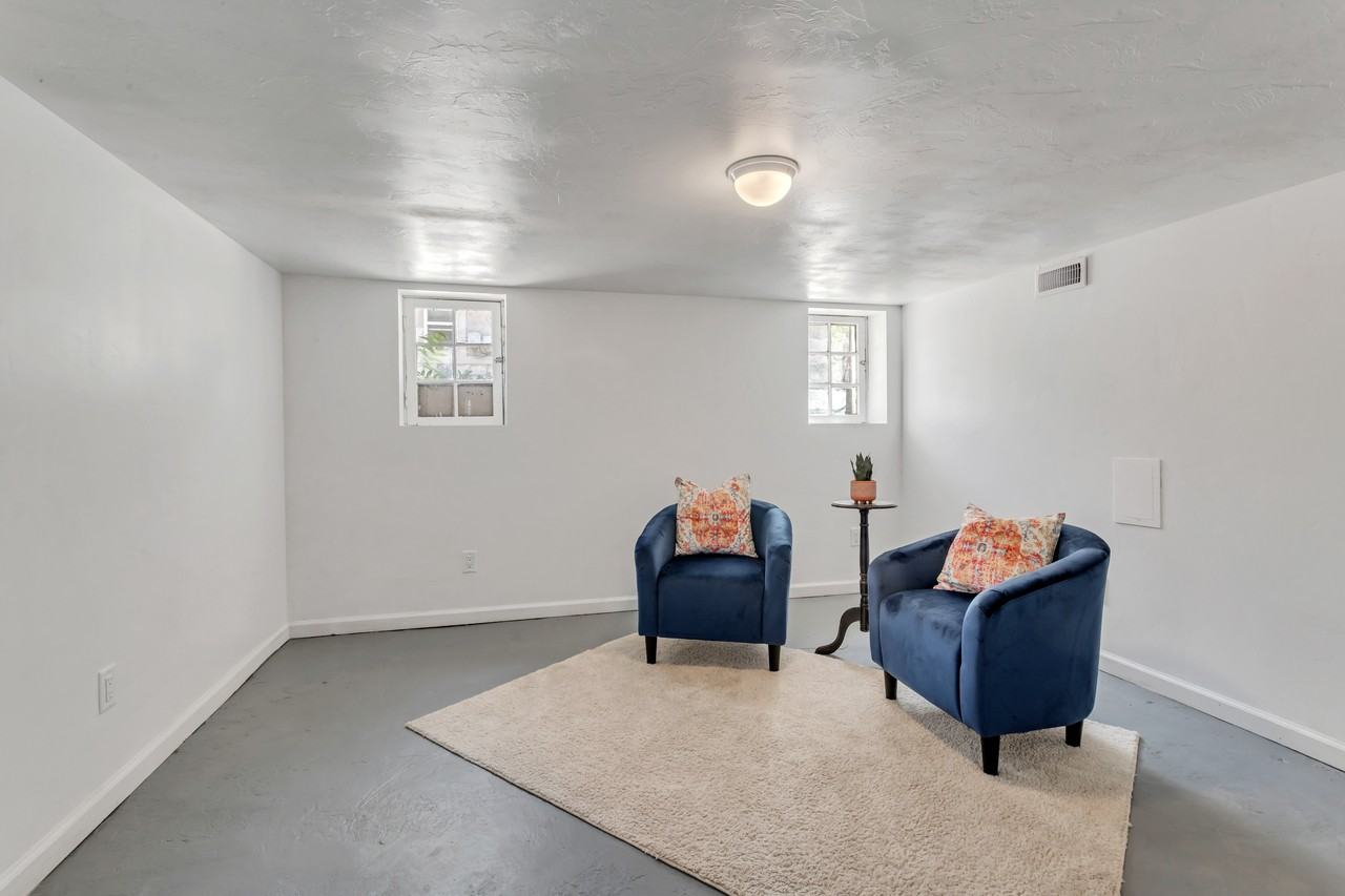 462 31st St #NA - Photo 3 of 17