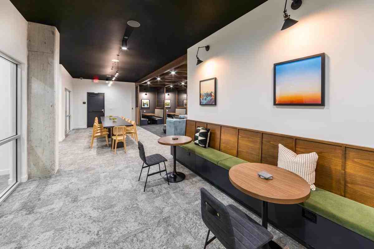 15808 Bear Creek Parkway - Photo 4 of 26