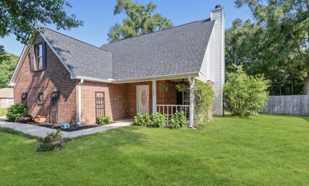 11808 Ravenwood Pl - Photo 2 of 47