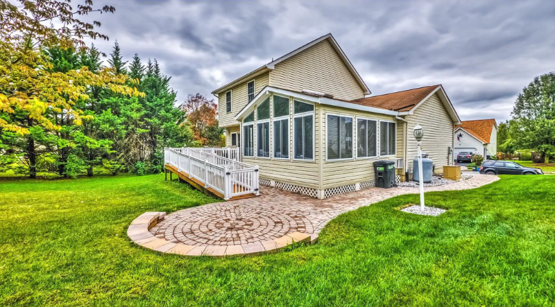 1013 Gullo Rd - Photo 3 of 27