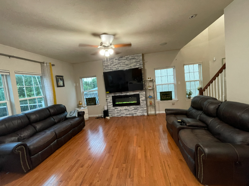 6109 Granville Ct - Photo 2 of 7