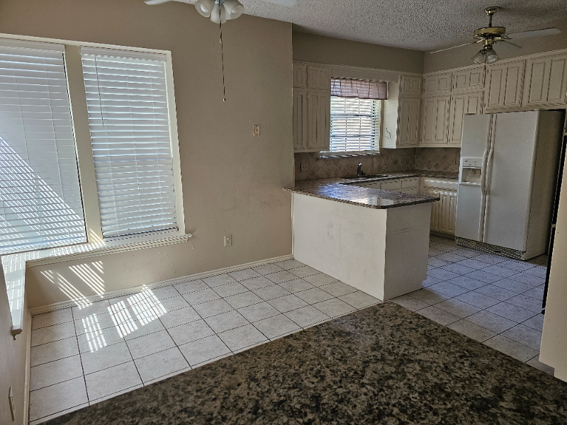 2712 Powderhorn Dr - Photo 4 of 16