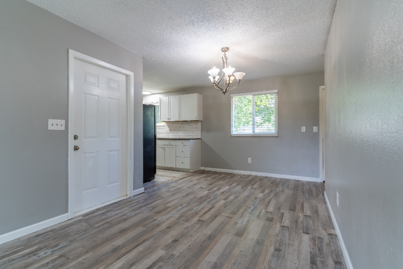 1252 Quaker St #1252 - Photo 3 of 7