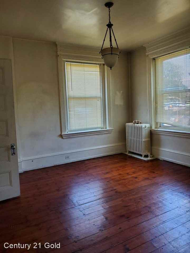 1500 Mineral Spring Rd - Photo 2 of 6