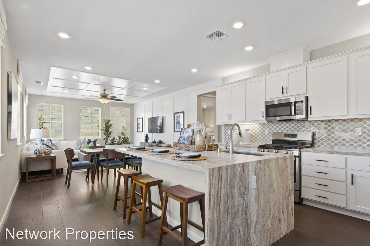 6931 Peak Way - Photo 3 of 50