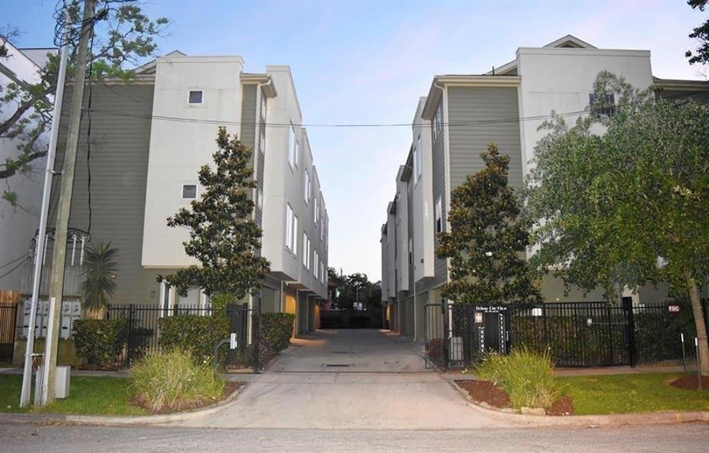 Delano St #4 - Photo 2 of 6