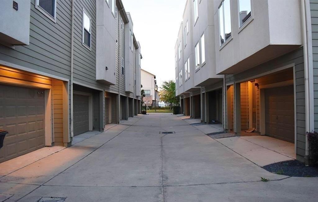 Delano St #4 - Photo 3 of 6