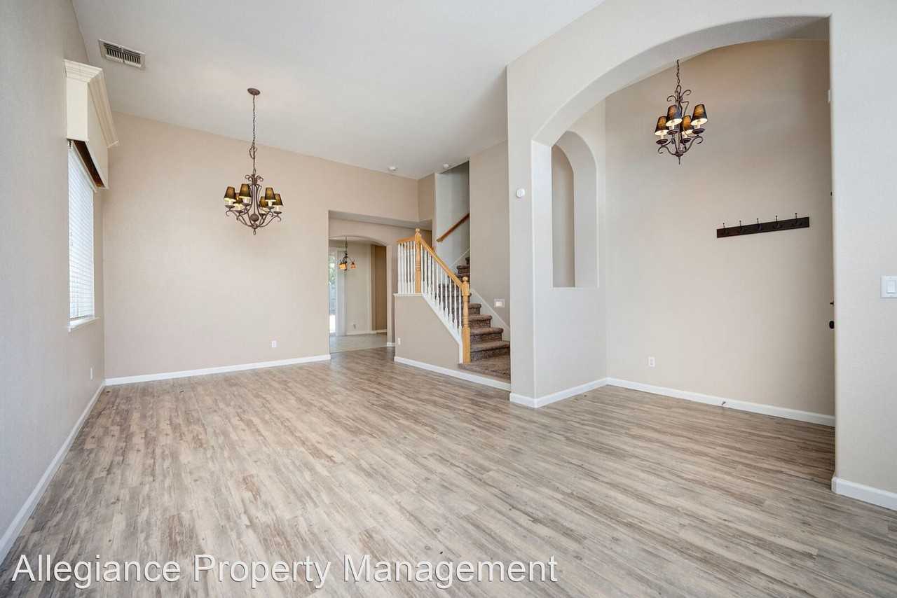 11851 Appolon Dr - Photo 3 of 27