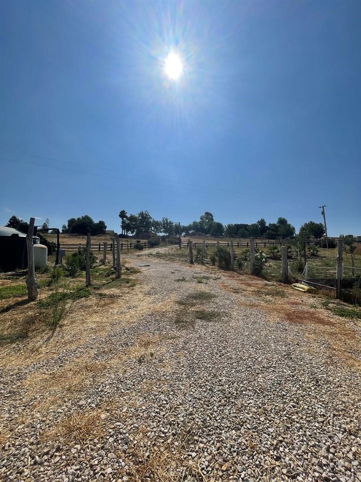 2555 Gray Hawk Way - Photo 2 of 10