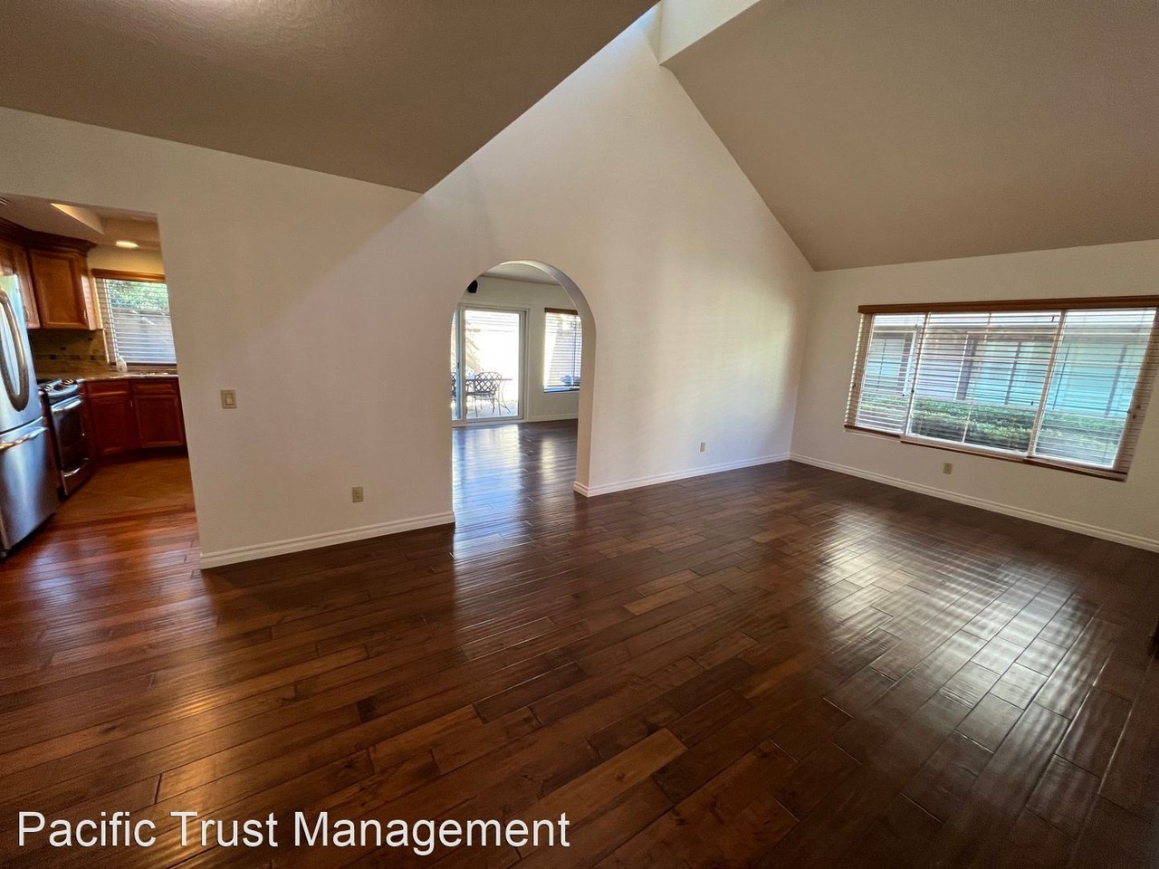 11509 Belvedere Ct - Photo 3 of 24