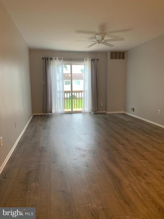 413 Dove Ct - Photo 3 of 14