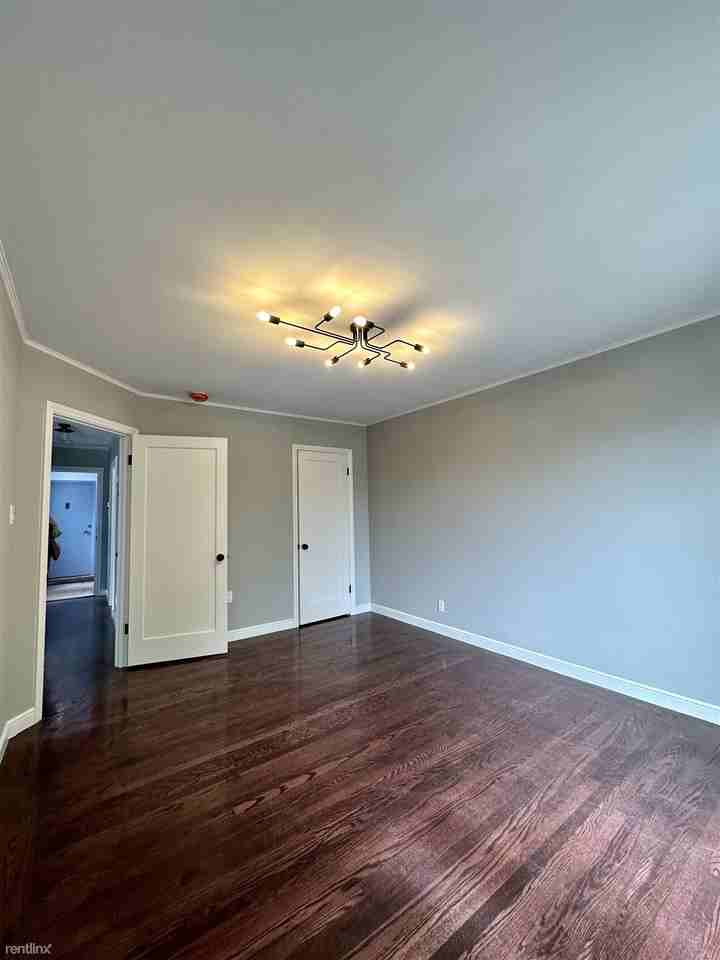 1458 14th Ave - Photo 3 of 10