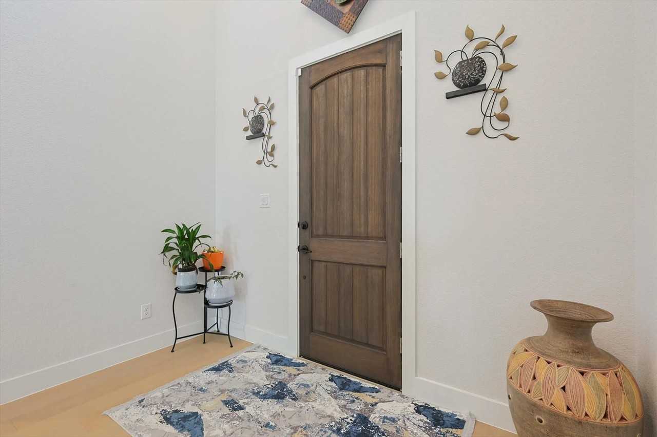 9316 Sandhills Dr - Photo 3 of 35