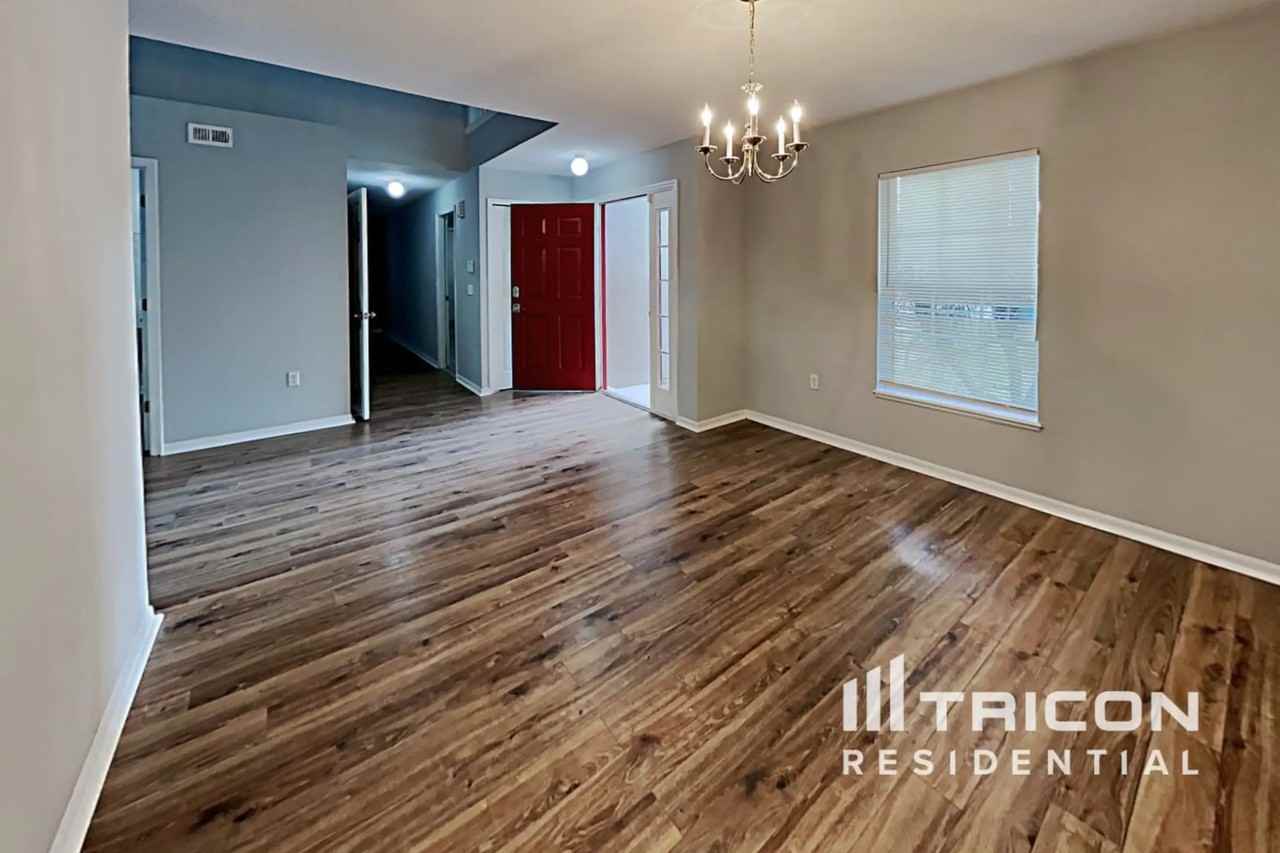 3691 Wellington Ln - Photo 3 of 34