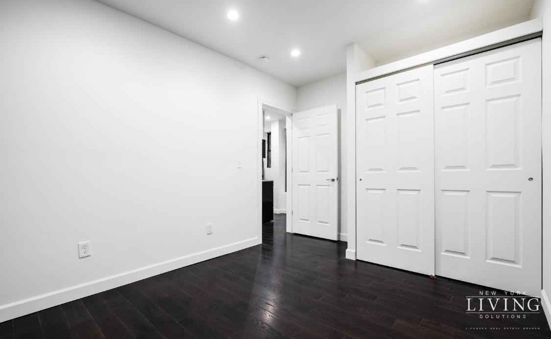 E 62nd St #14 - Photo 6 of 9