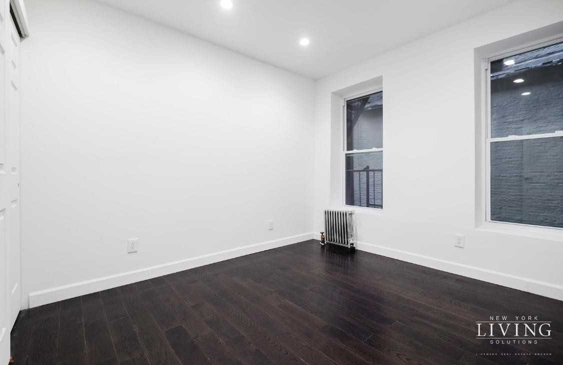 E 62nd St #14 - Photo 7 of 9