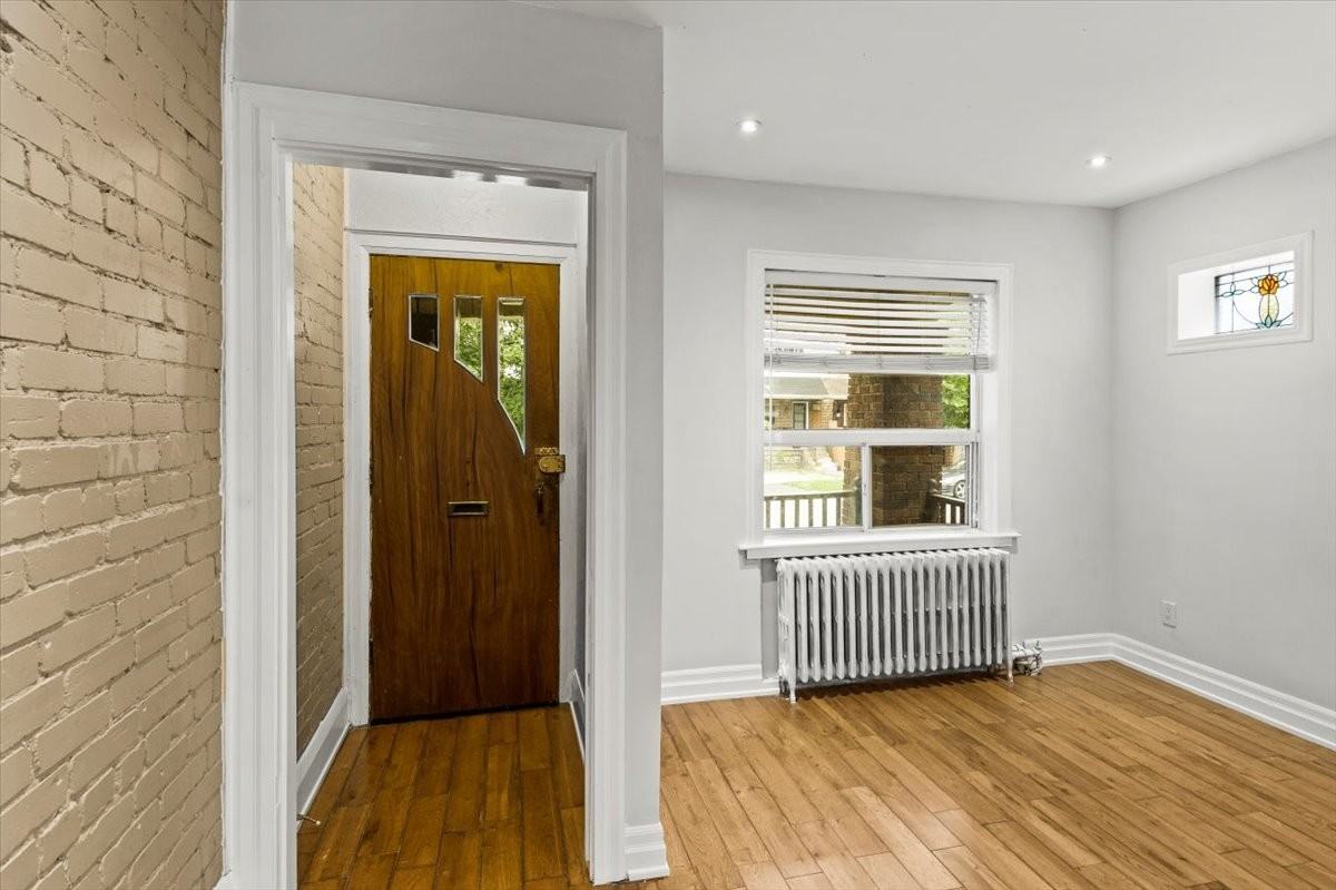 998 Greenwood Avenue - Photo 3 of 28