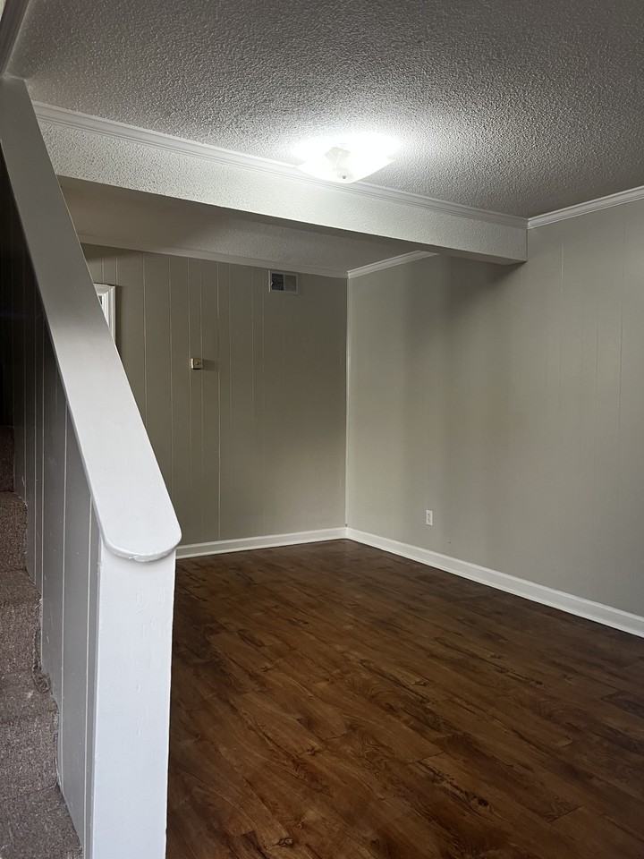 1600 N Madison St #1 - Photo 3 of 15