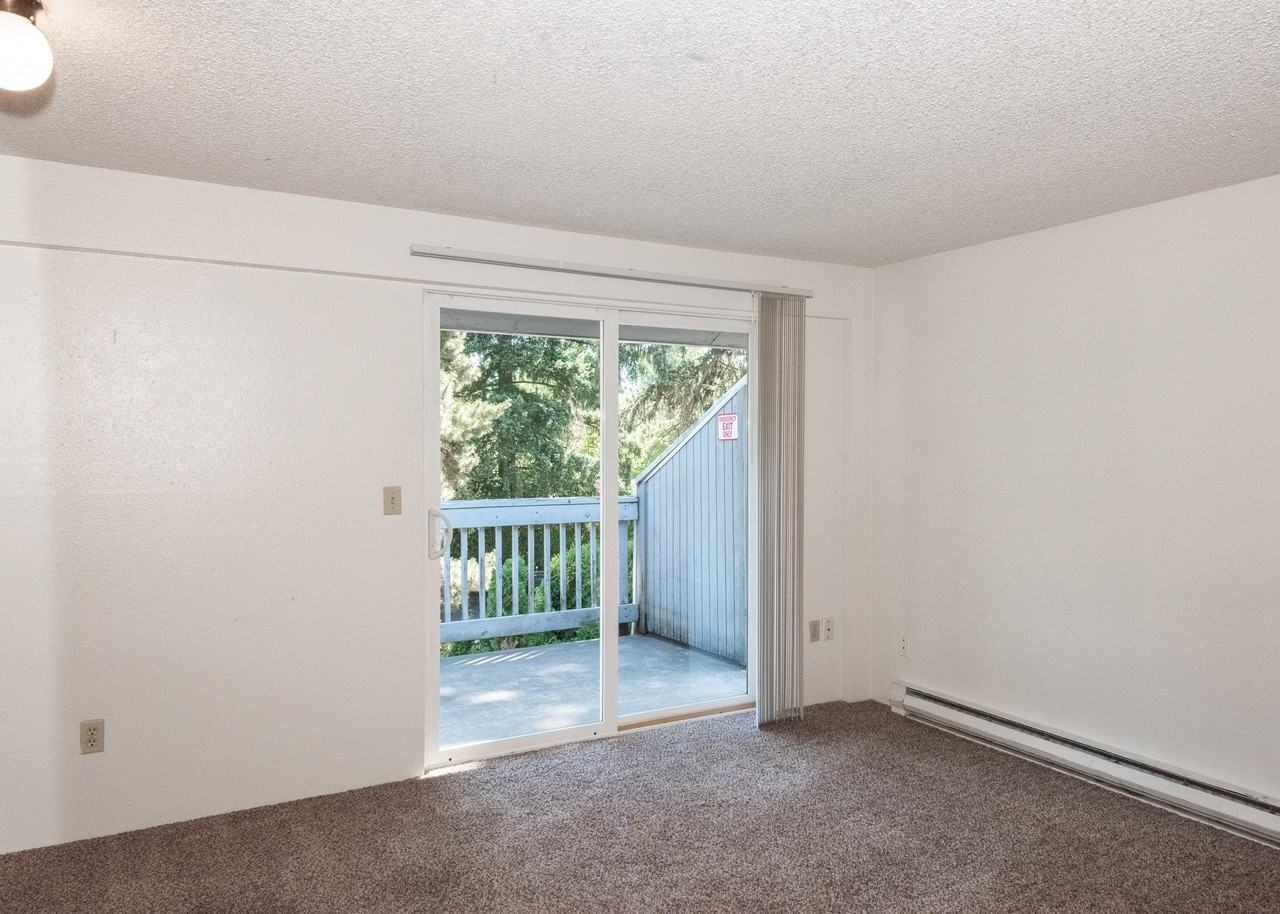 Hallmark Apartments - Photo 3 of 25