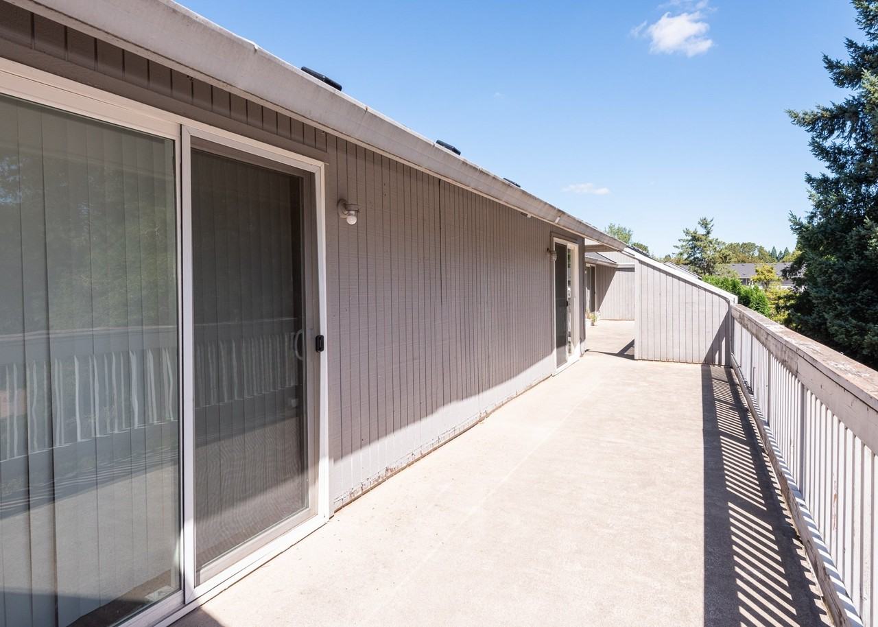 Hallmark Apartments - Photo 5 of 25