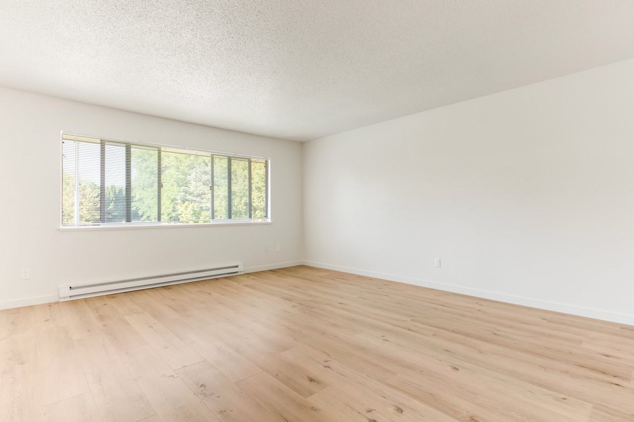 West Royal Apartments - Photo 3 of 20