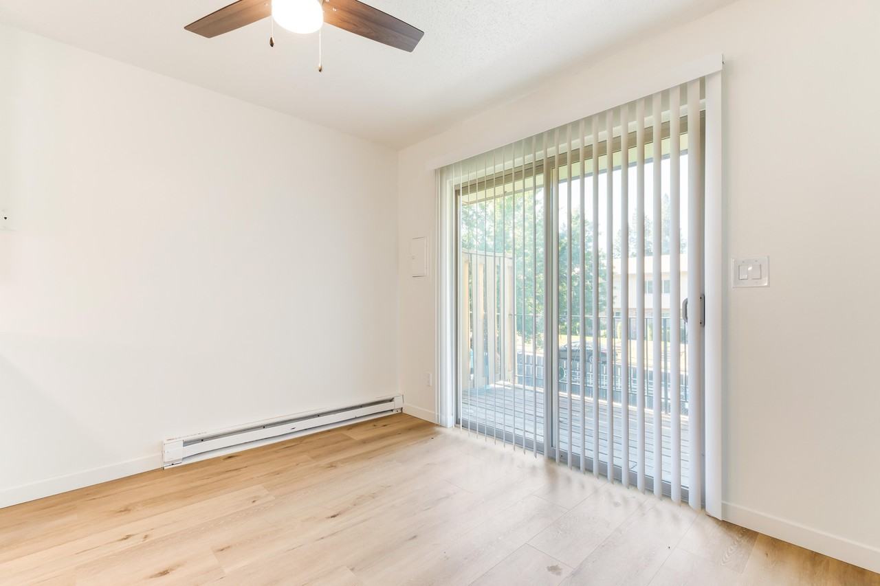 West Royal Apartments - Photo 7 of 20