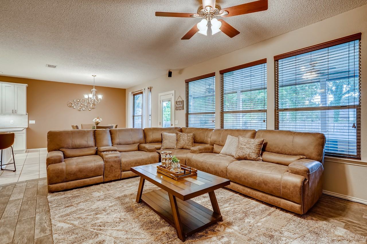 1523 Emperor Ct #NA - Photo 2 of 24