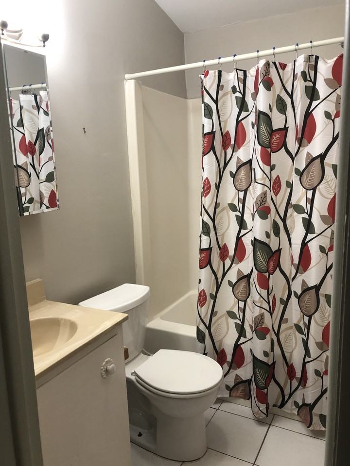 493 Glenn St #493 - Photo 3 of 7