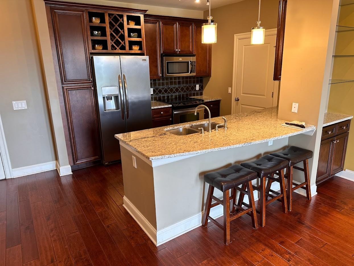 901 Abernathy Rd #NA - Photo 3 of 17